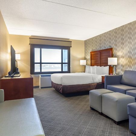 Comfort Inn & Suites Logan International Airport Revere Exteriör bild