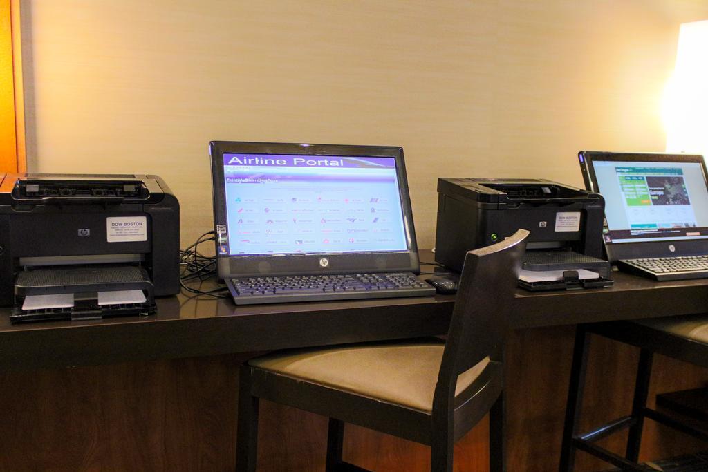 Comfort Inn & Suites Logan International Airport Revere Exteriör bild