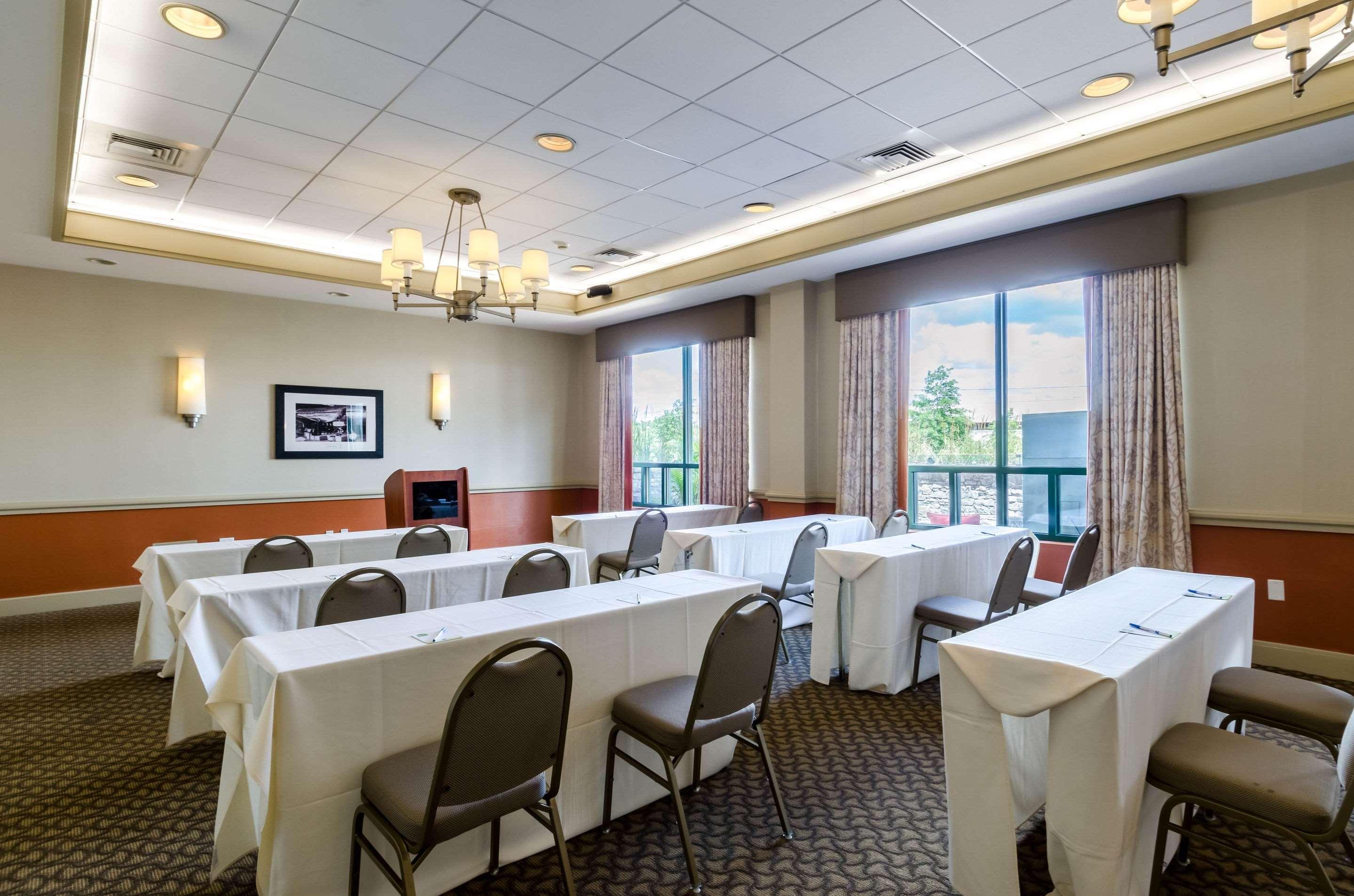Comfort Inn & Suites Logan International Airport Revere Exteriör bild