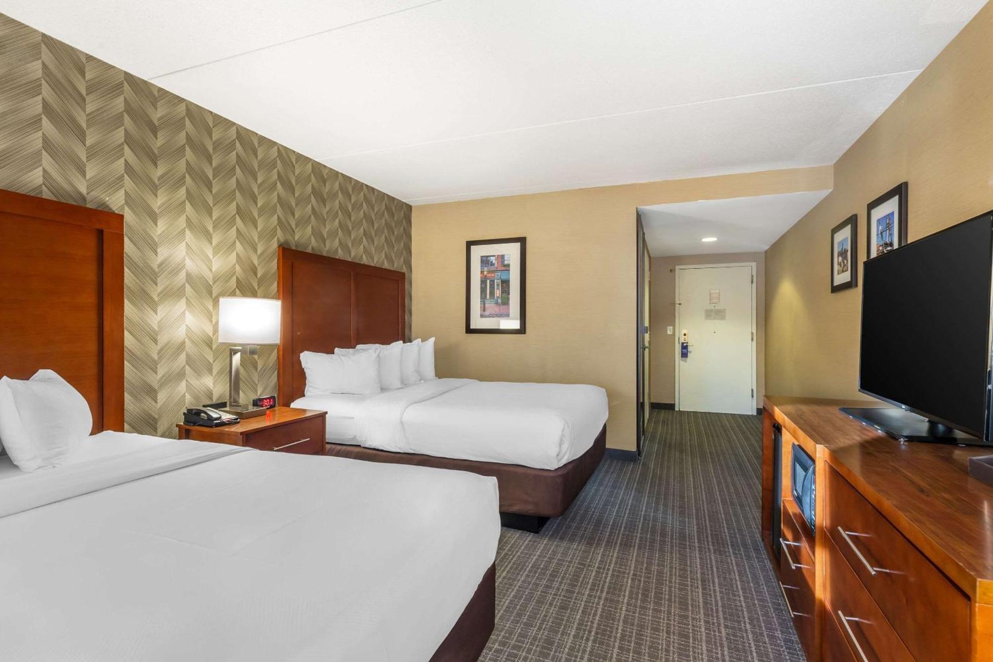 Comfort Inn & Suites Logan International Airport Revere Exteriör bild
