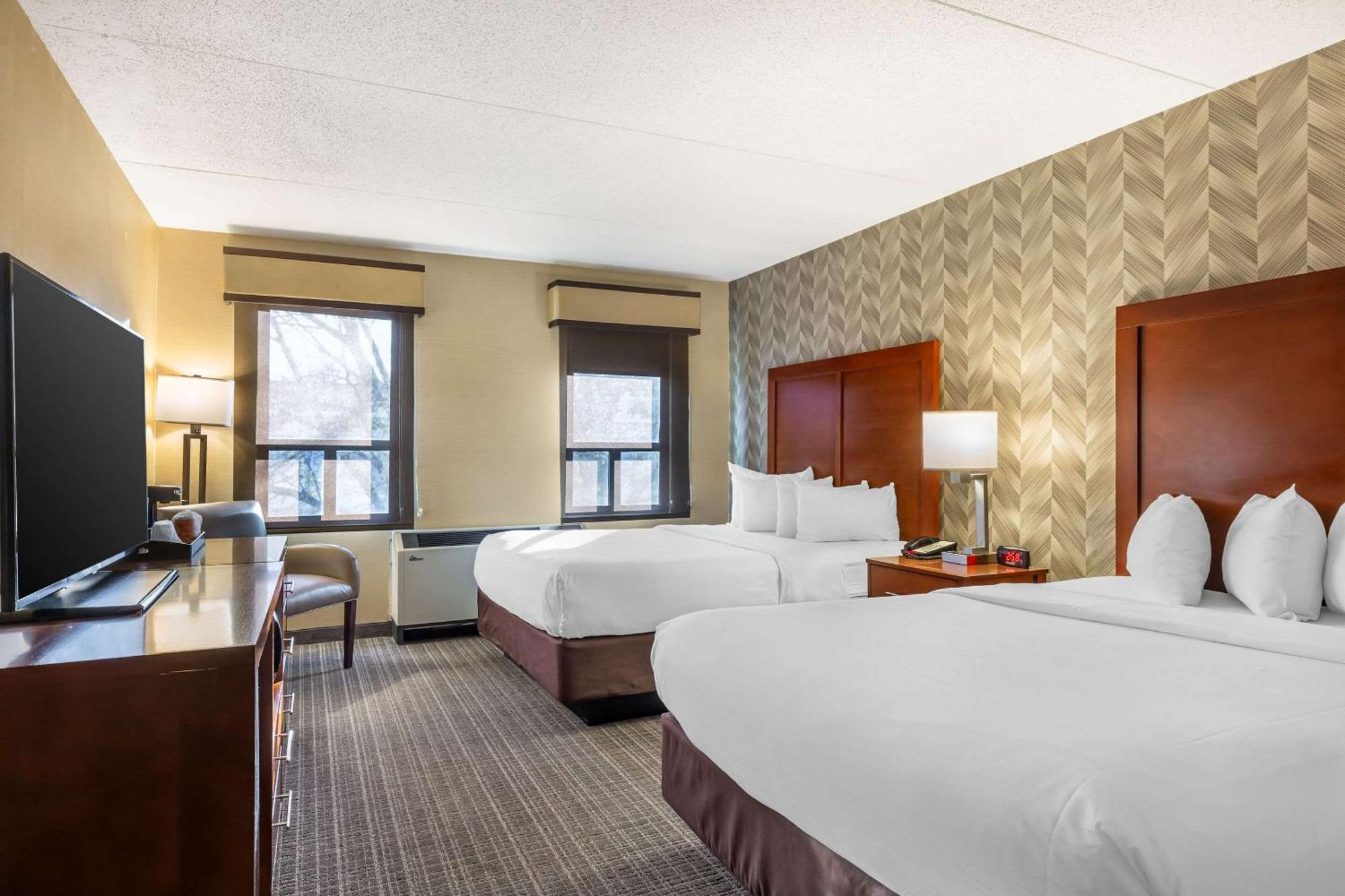 Comfort Inn & Suites Logan International Airport Revere Exteriör bild