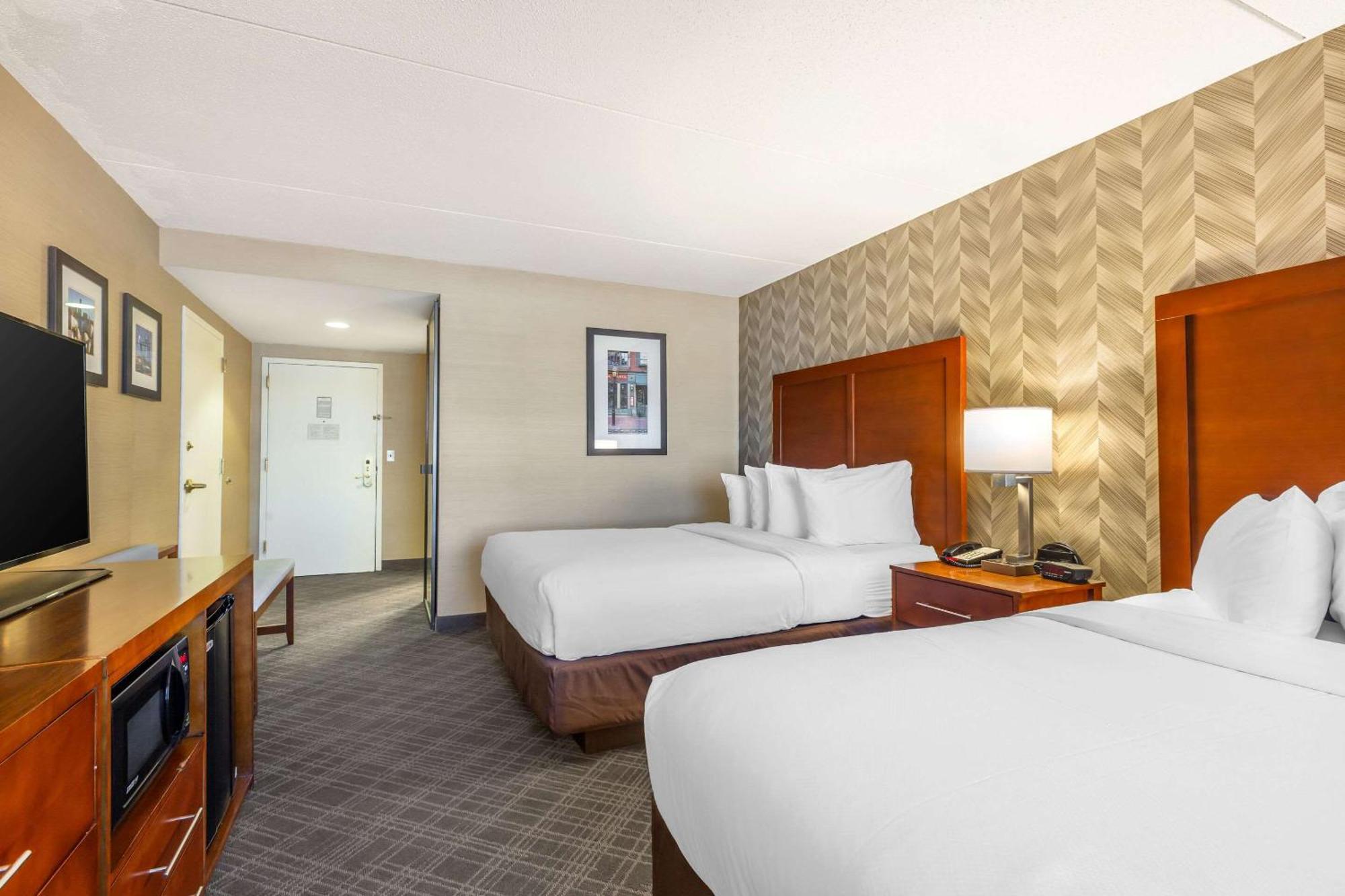 Comfort Inn & Suites Logan International Airport Revere Exteriör bild
