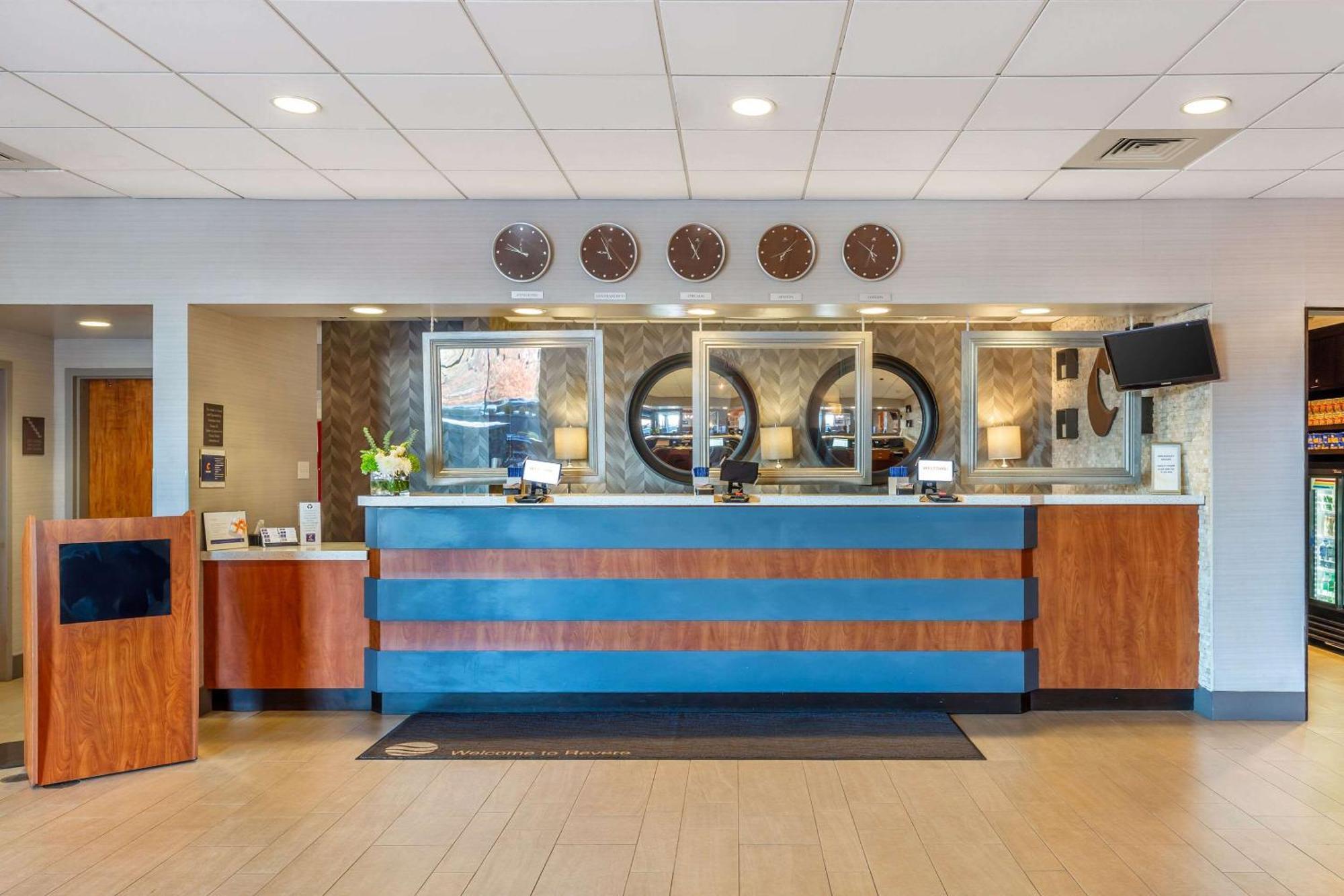 Comfort Inn & Suites Logan International Airport Revere Exteriör bild